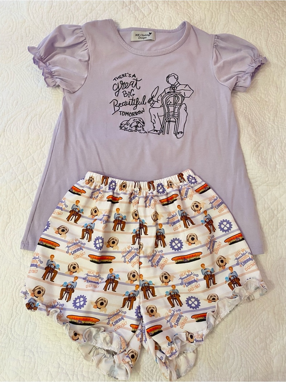 Carousel of Progress shorts set